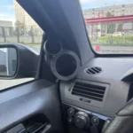 Основа подиумов под твитеры для OPEL ASTRA GTC — фото 4 — Стандартные уголки в двери на OPEL ASTRA GTC, сделанные под…