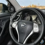 Основа подиумов под твитеры для Nissan Qashqai J11 — фото 7 — Стандартные уголки в двери на Nissan Qashqai J11, сделанные…
