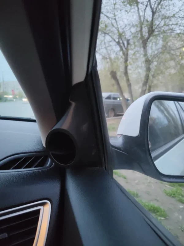 Подиумы в двери под твитеры, пищалки, динамики для Hyundai Solaris 2 — фото 9 — Стандартные уголки в двери на Hyundai Sola...